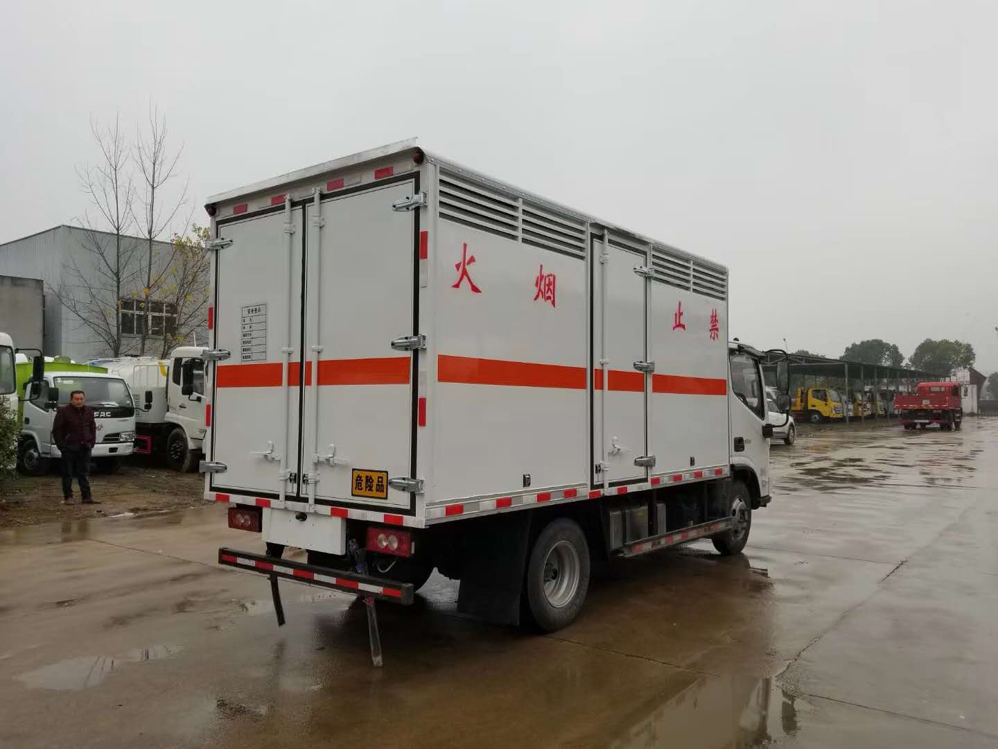 欧马可4.1米(蓝牌)气体厢式运输车