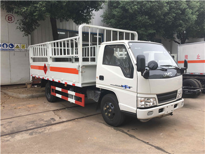 江铃4.2米(额载2.8吨)气瓶车