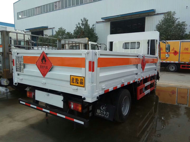 重汽豪沃4.1米(蓝牌)气瓶车