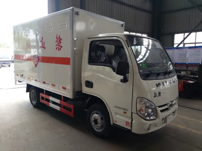 跃进汽油3米3(蓝牌)液体厢式车