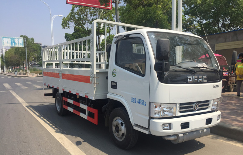 东风多利卡4.1米(蓝牌)气瓶车