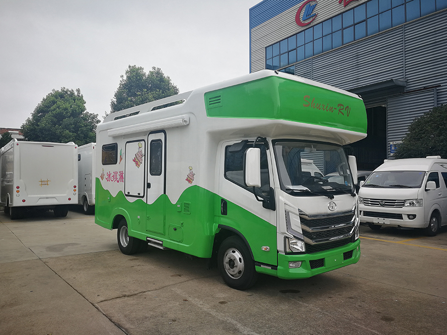 上汽跃进轻卡平头自动挡房车