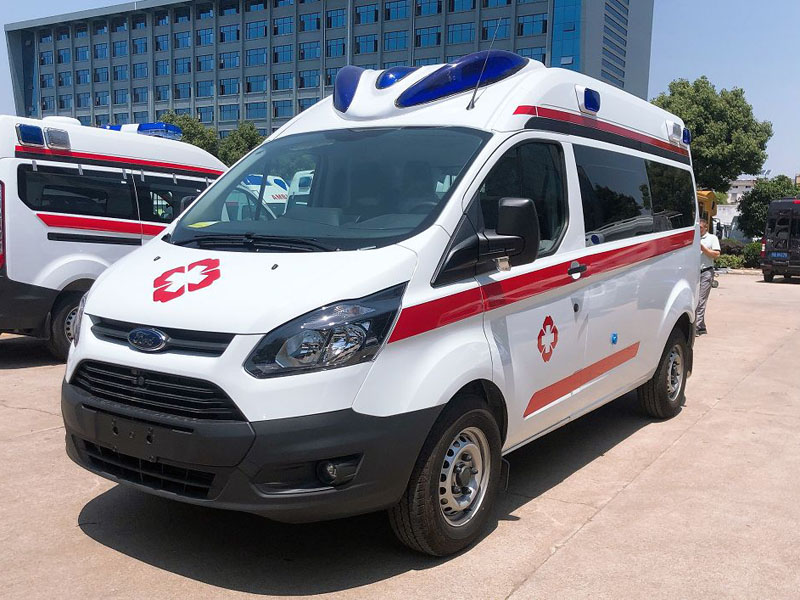福特V362中轴中顶监护型救护车(汽油)