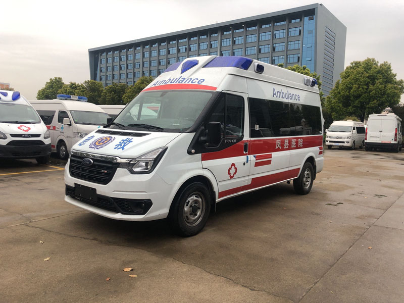 福特V348长轴高顶客运(福星顶)救护车