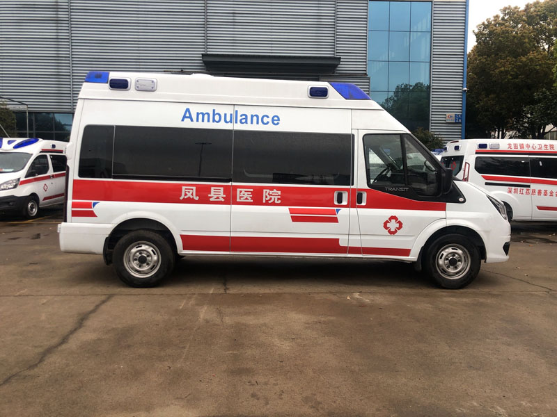 福特V348长轴高顶客运(福星顶)救护车
