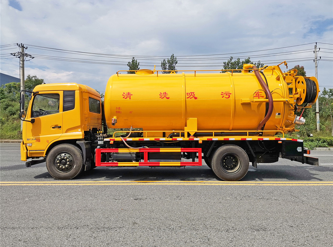 东风天锦15方清洗吸污车(一体罐外观)