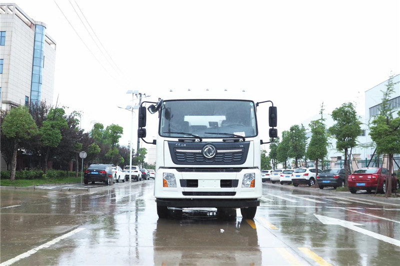 东风天龙后八轮20吨喷雾车,国六绿化喷洒车
